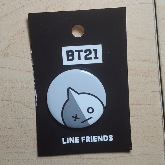 OFFICIAL BT21 PINS NEW!! - Picture 3 of 9